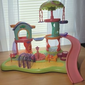 Littlest pet shop play set